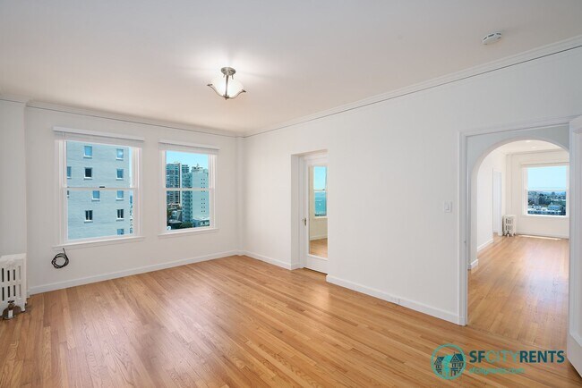 Building Photo - Russian Hill: Remodeled 9th Floor Apartmen...