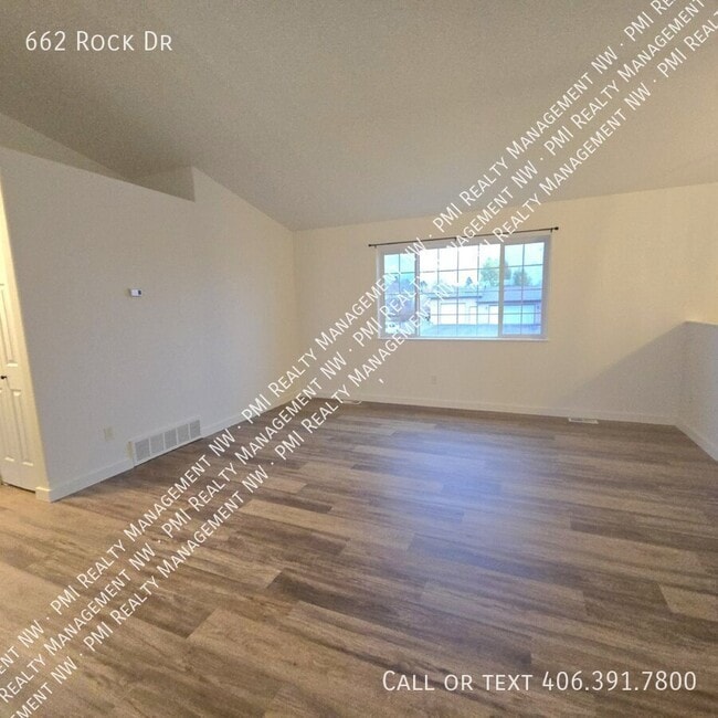 Building Photo - 662 Rock Dr
