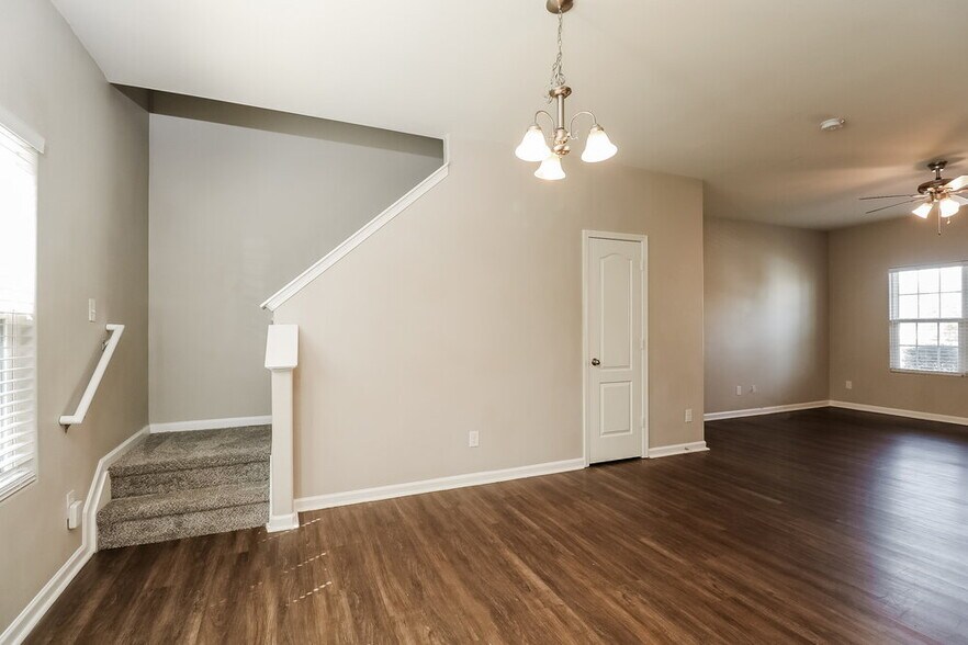 Building Photo - 2541 Meadow Crossing Dr