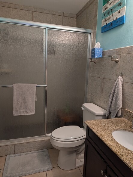 Master bathroom - 3822 59th Ave W