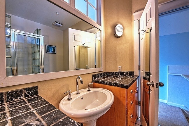 Building Photo - Walk to Pearl Street - Beautiful 1 Bedroom...