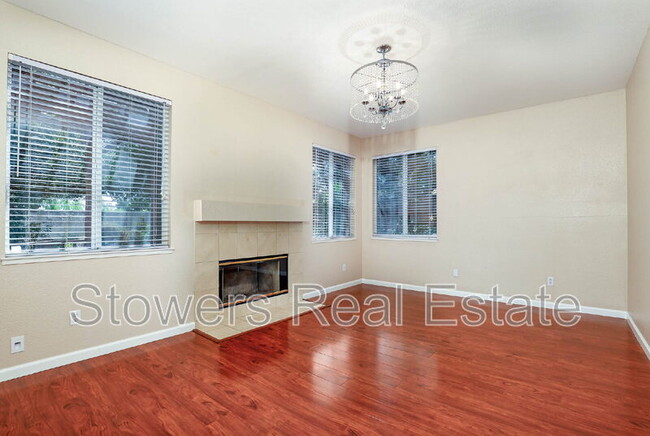 Building Photo - 2041 Crater Peak Way