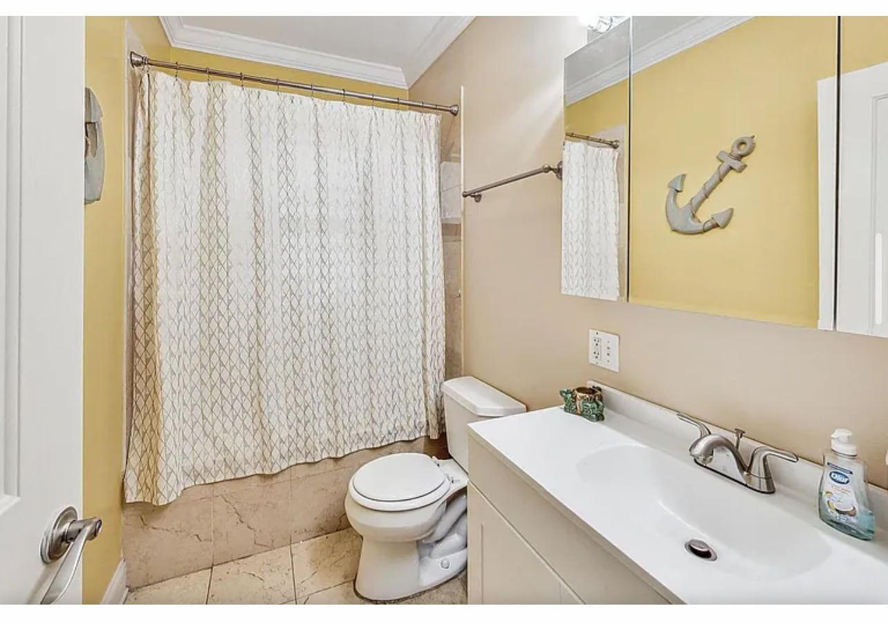 Guest Room Bathroom - 8145 S Prairie Ave