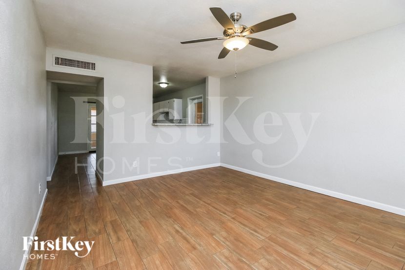 Building Photo - 15035 N 28th Ave