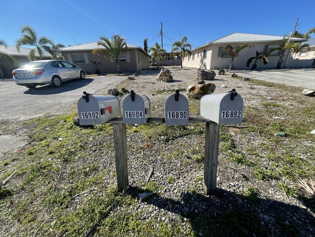 Building Photo - 16902 Carmen Ave