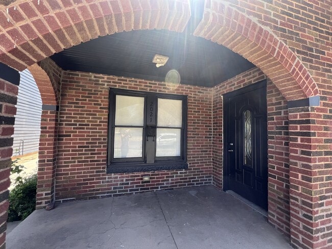 Building Photo - 2021 15th St