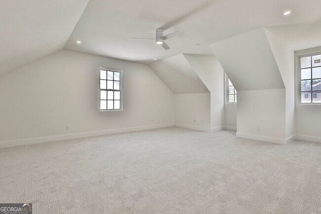 Building Photo - 940 Laurel Brooke Ave