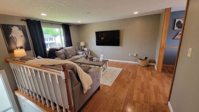 Building Photo - Private Pool, Firepit, BBQ - A FUN place to RELAX. Fully furnished and fully stocked.