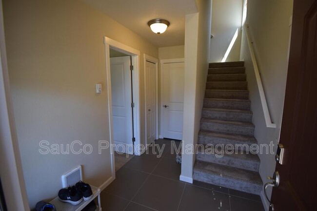 Building Photo - 15088 NW Marianna St