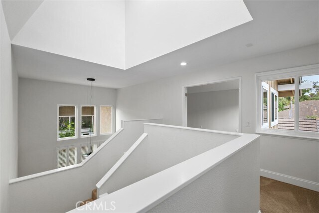 Building Photo - 39 Silver Crescent