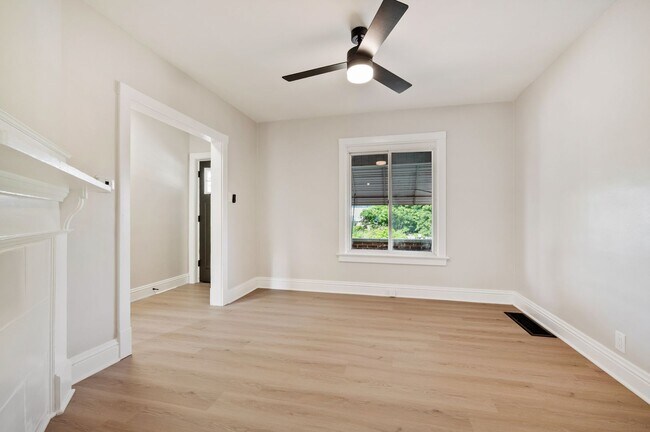 Building Photo - Stunning 3 bedroom home in Ambridge availa...
