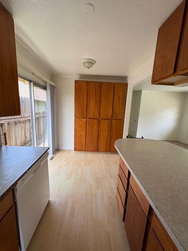Building Photo - 3955 Princeton Dr