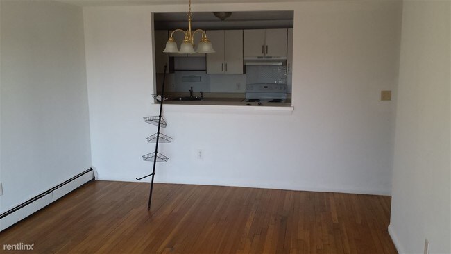 Building Photo - 1 br, 1 bath Apartment - 435 Shirley St 26
