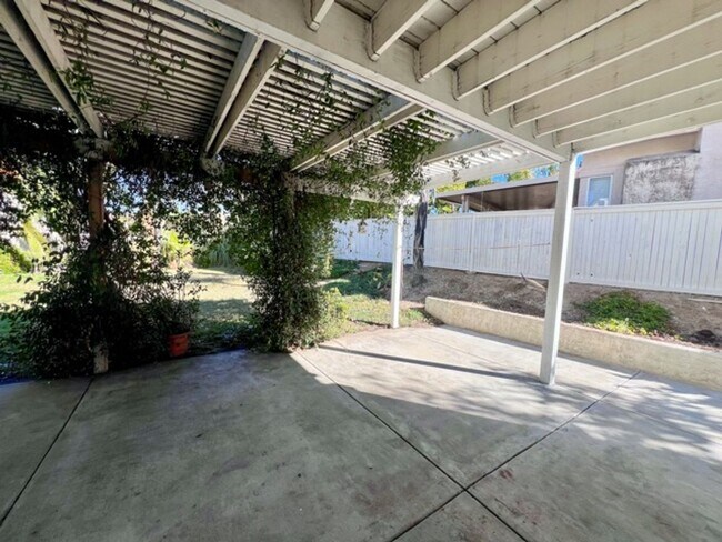 Building Photo - Wonderful 4 bedroom Temecula home for LEASE!