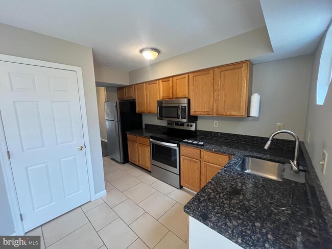 Building Photo - 47745 Devin Cir