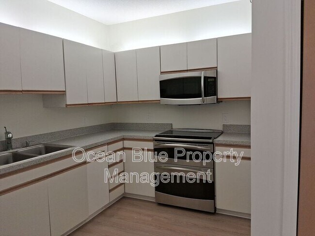 Building Photo - 1903 S MacDill Ave