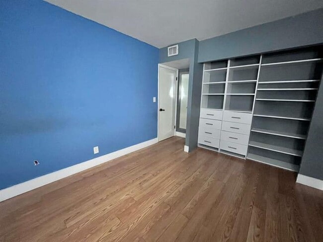 Building Photo - 20441 NE 30th Ave