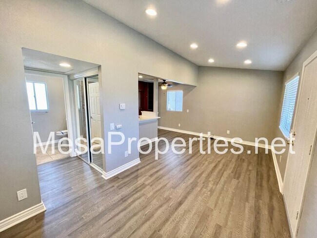 Building Photo - 3733 Country Oaks Loop