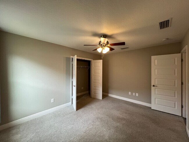 Building Photo - Executive Living