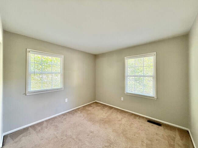 Building Photo - **OFFERING REFUNDABLE APPLICATION FEES & $150 MOVE IN PROMOTION** Terrific 3BD, 1.5BA North Ralei...
