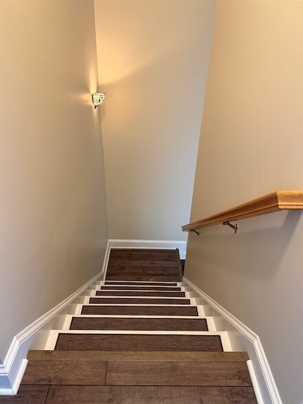 Building Photo - 2536 Blossom Trail W