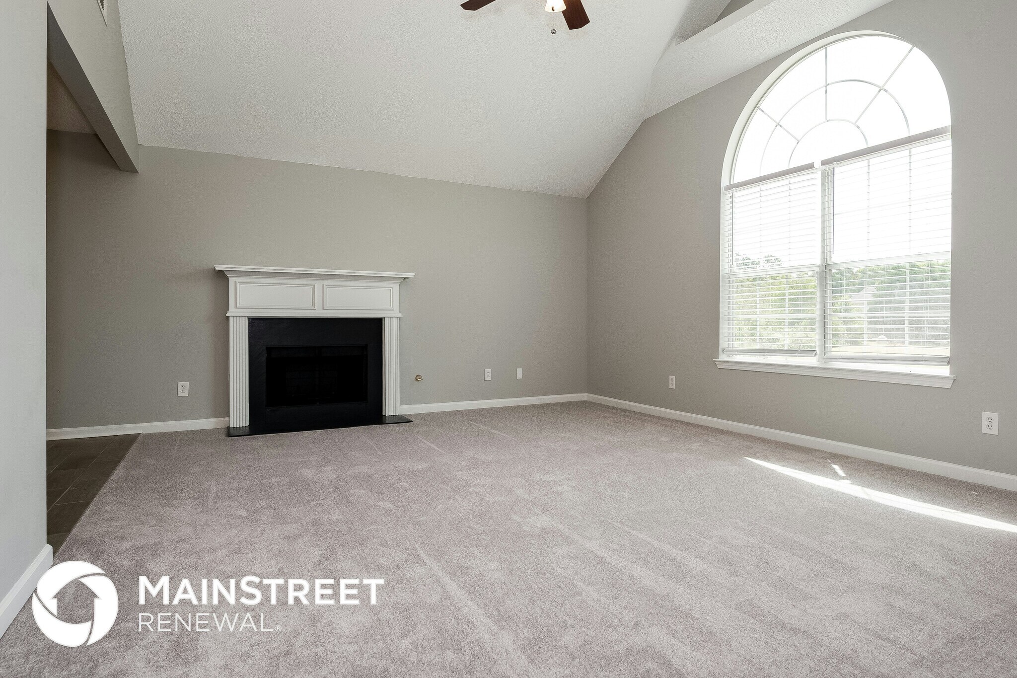 Building Photo - 3379 Creekview Dr