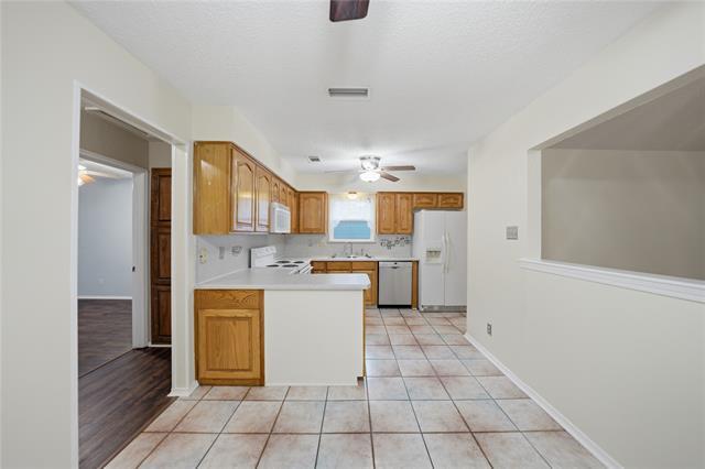 Building Photo - 1129 W Hills Terrace