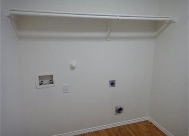 Building Photo - 1414 Lochspring Dr