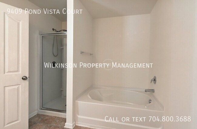 Building Photo - 9409 Pond Vista Court