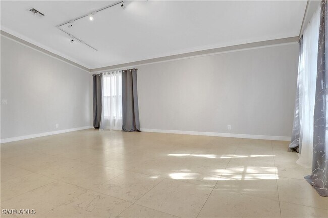 Building Photo - 15028 Savannah Dr