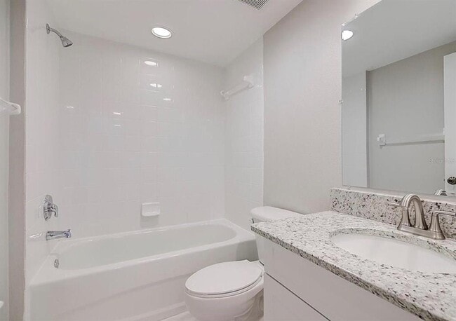 Building Photo - 960 Starkey Rd