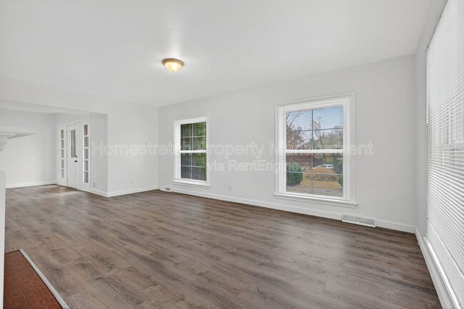 Building Photo - 5 Van Crest Ln