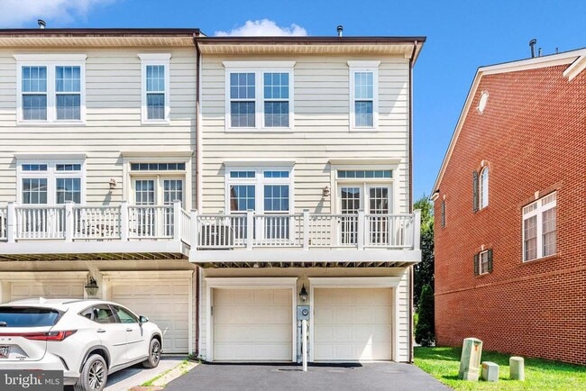 Building Photo - 8943 Amelung St