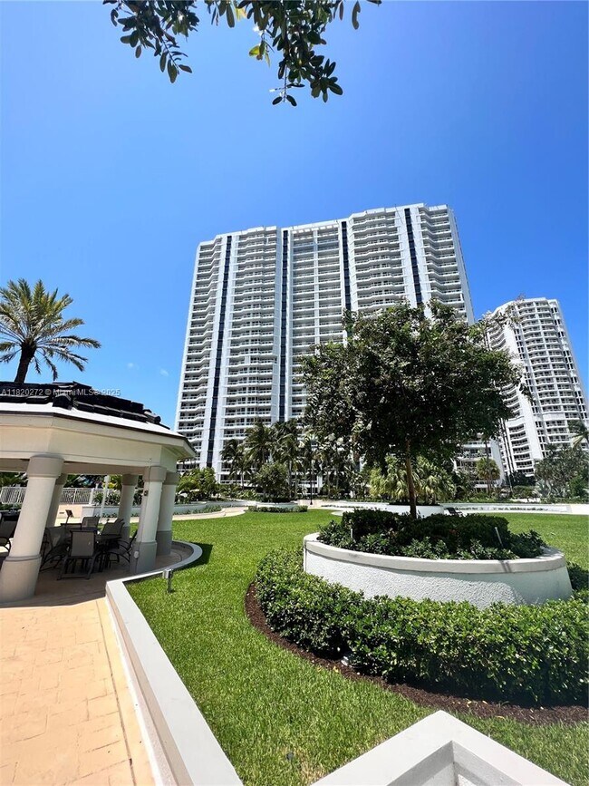Building Photo - 21055 Yacht Club Dr