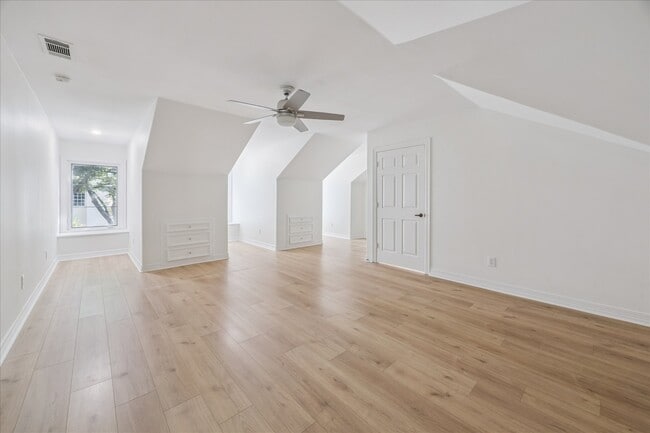 Building Photo - 1715 Nantucket Dr