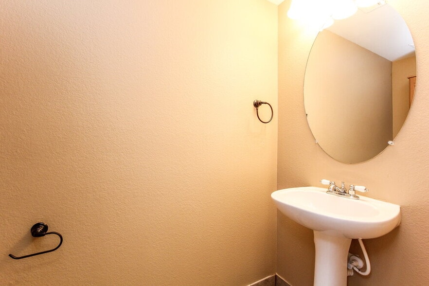 Building Photo - 2575 S 159th Ave