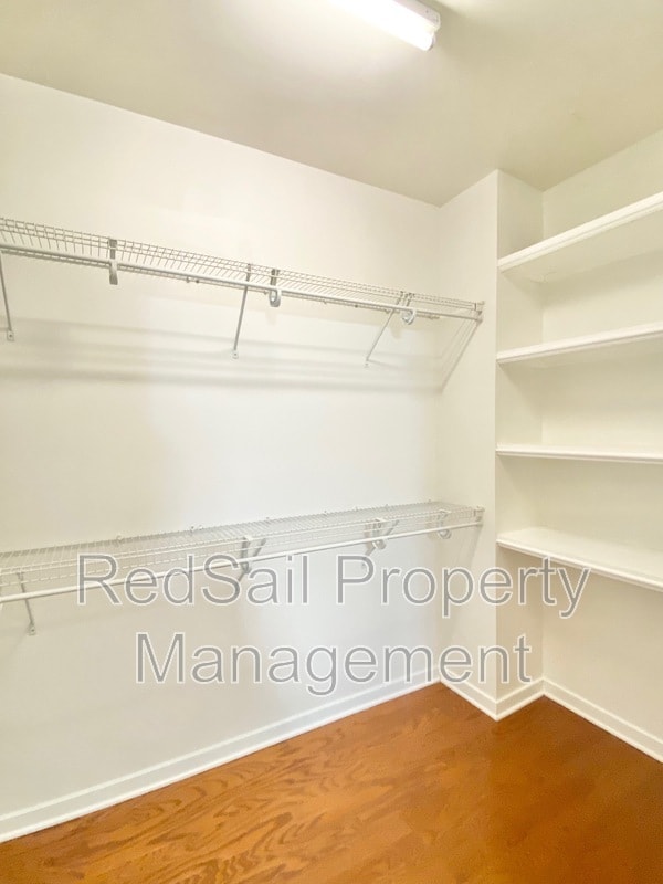 Building Photo - 303 Daniels Dr