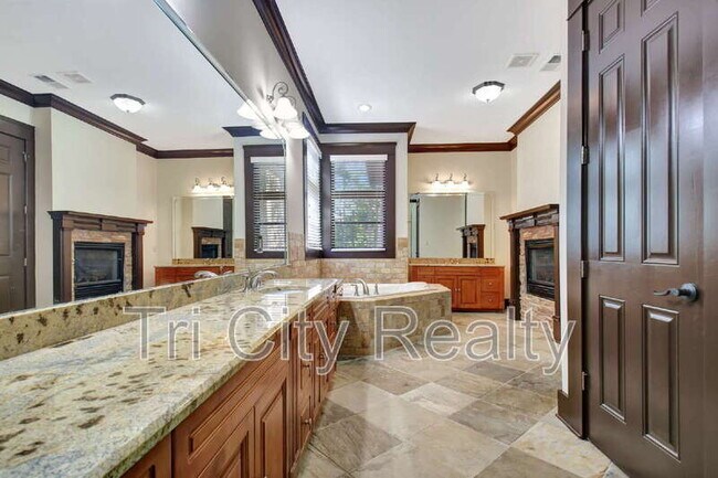 Building Photo - 250 Moss Creek Walk