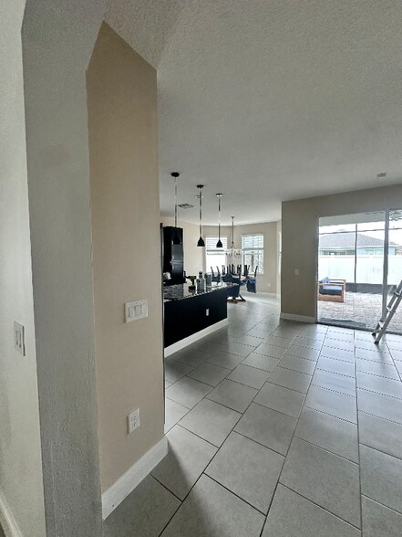 Building Photo - 16128 Mead St