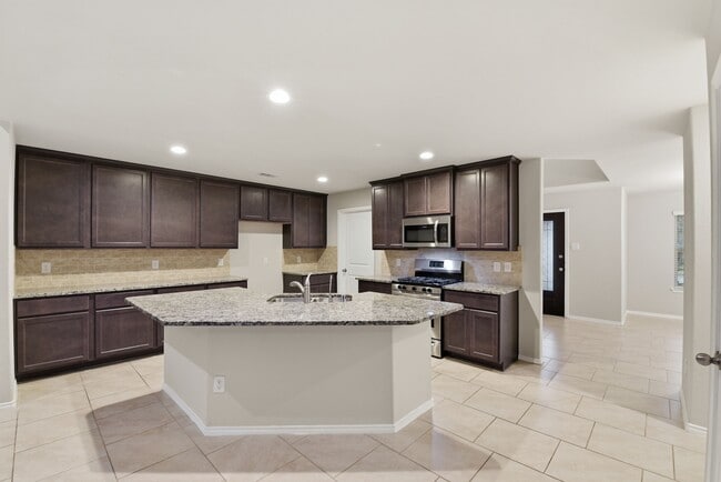 Building Photo - 22014 Pheasant Bend Ln