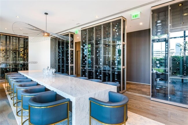 Building Photo - 650 NE 32nd St