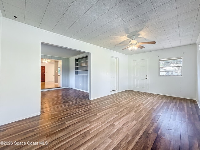 Building Photo - 1706 Cambridge Dr