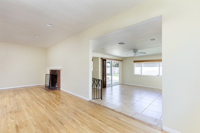 Building Photo - Move-In Ready 3BD/2BA Home Near Woodland Hills