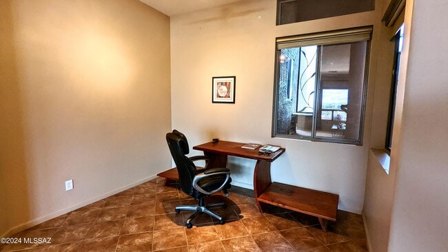 Building Photo - 38851 S Moonwood Dr