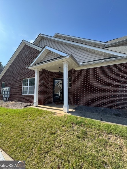 Building Photo - 2555 Flat Shoals Rd