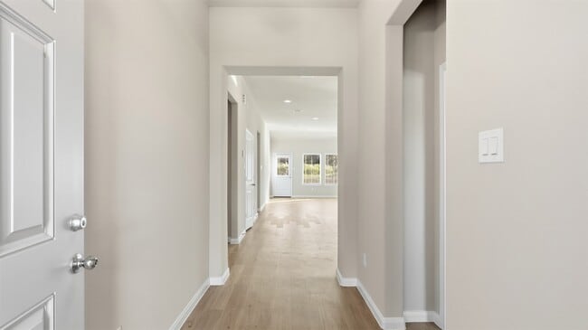 Building Photo - 3918 Sugardale St