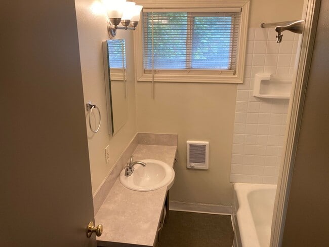 Building Photo - 4955 SW Lombard Ave