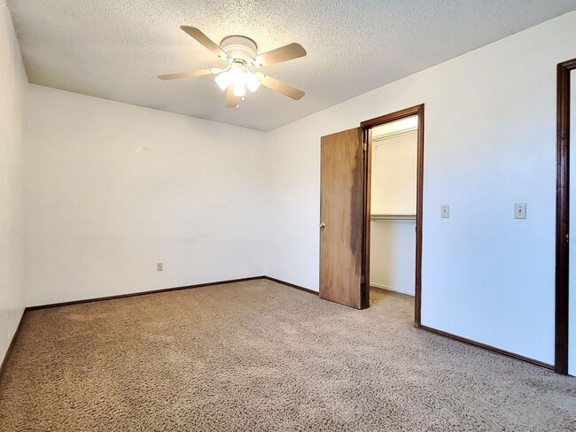 Building Photo - 1805 Sandrock Rd