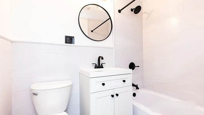 Building Photo - 1319 Gates Ave