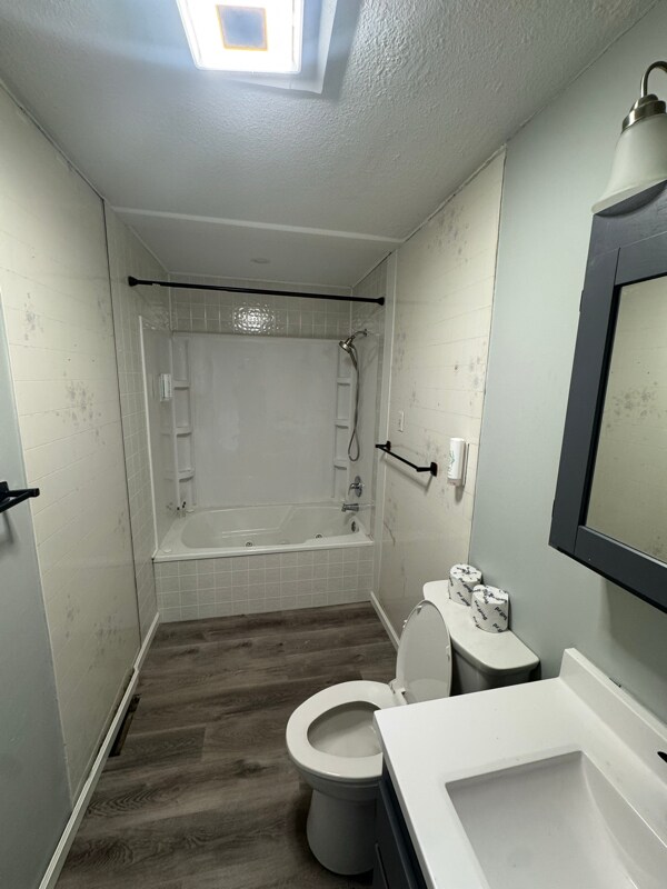 Building Photo - 3742 School St